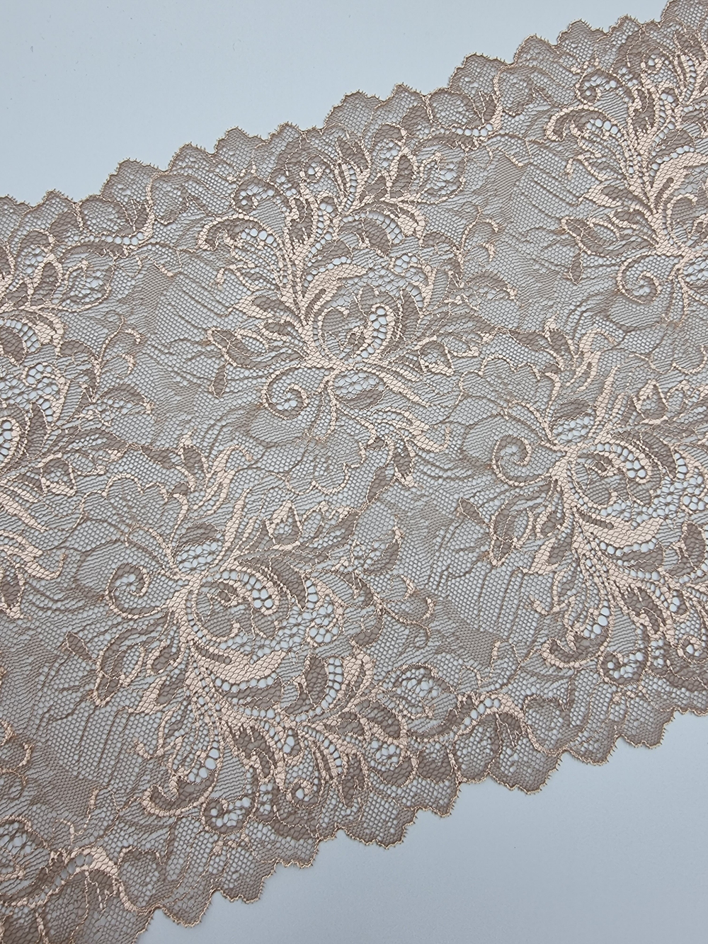 Кружево эластичное коричневое КС54 (22,5 см)