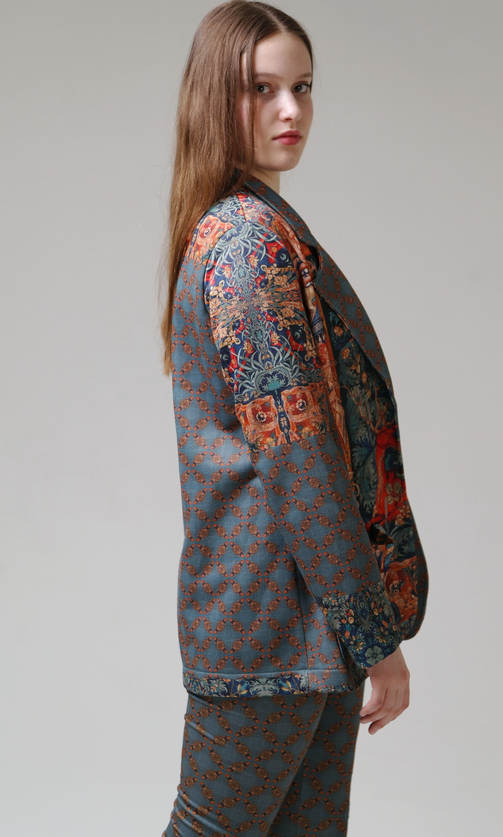 Трикотажный жакет "Сказочный лес", по мотивам фламандского гобелена 16 века, выполненного в технике мильфлёр