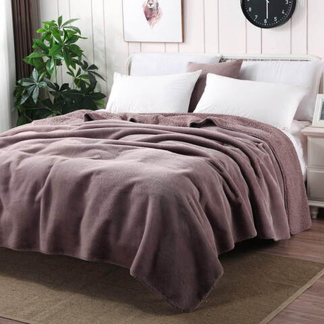 Плед 160x220 Sofi De MarkO Аурелия цвета мокко