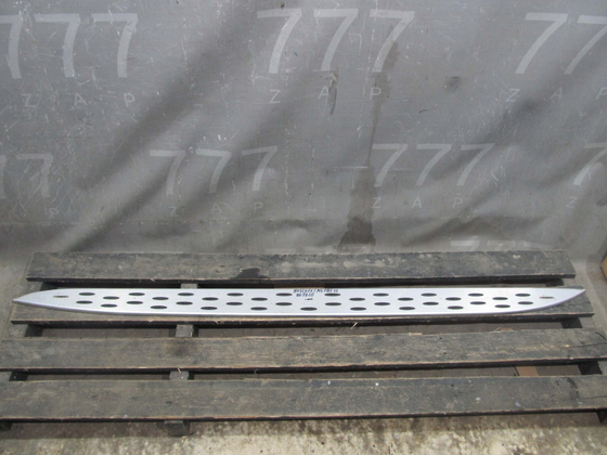 Накладка порога левого Mercedes ML GLE (W166)  Б/У Оригинал A1666900375