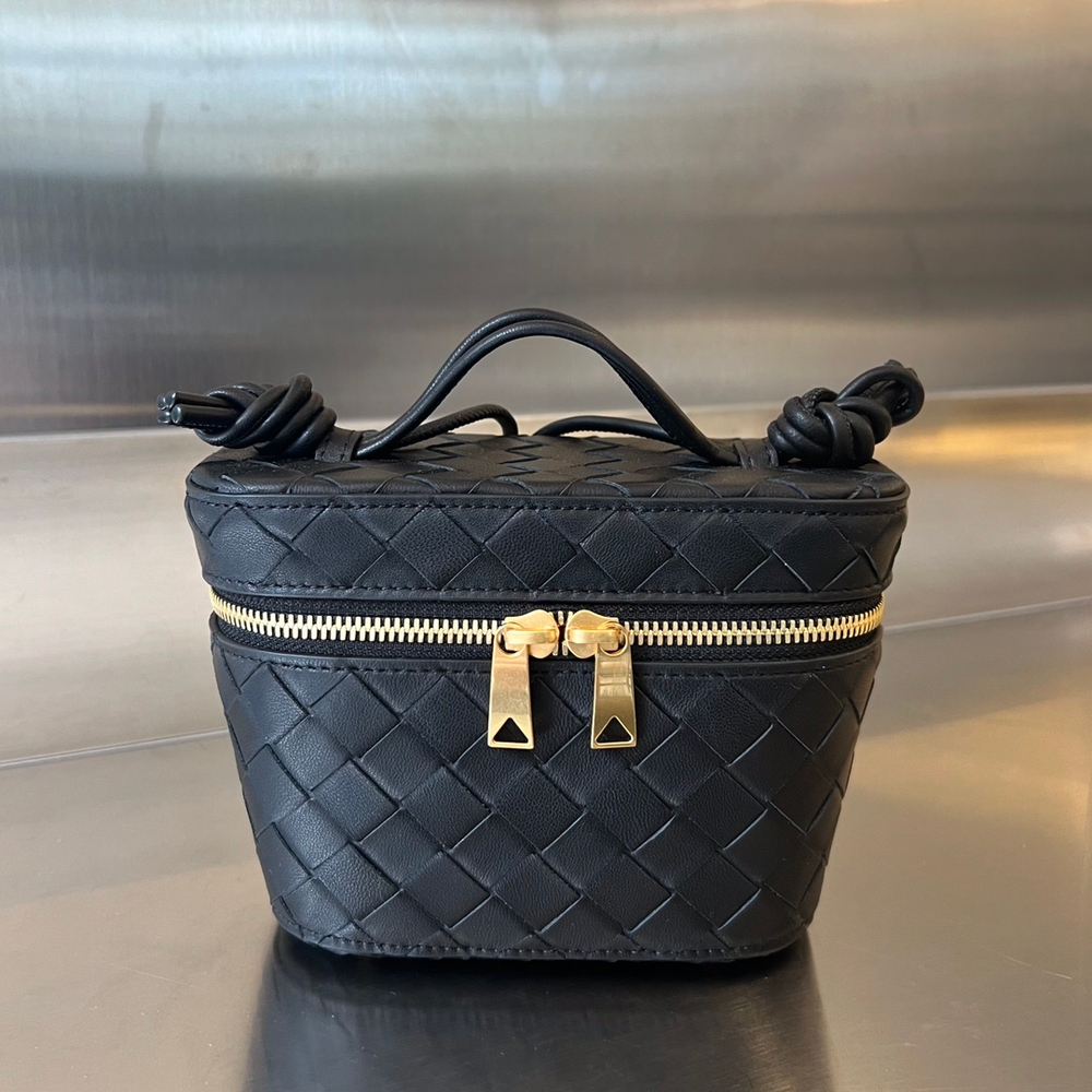 Bottega Veneta Mini Intrecciato Vanity Case