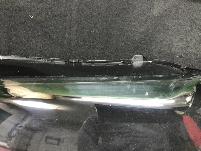 Стекло фары левое BMW X5 G05 (2018-2023)