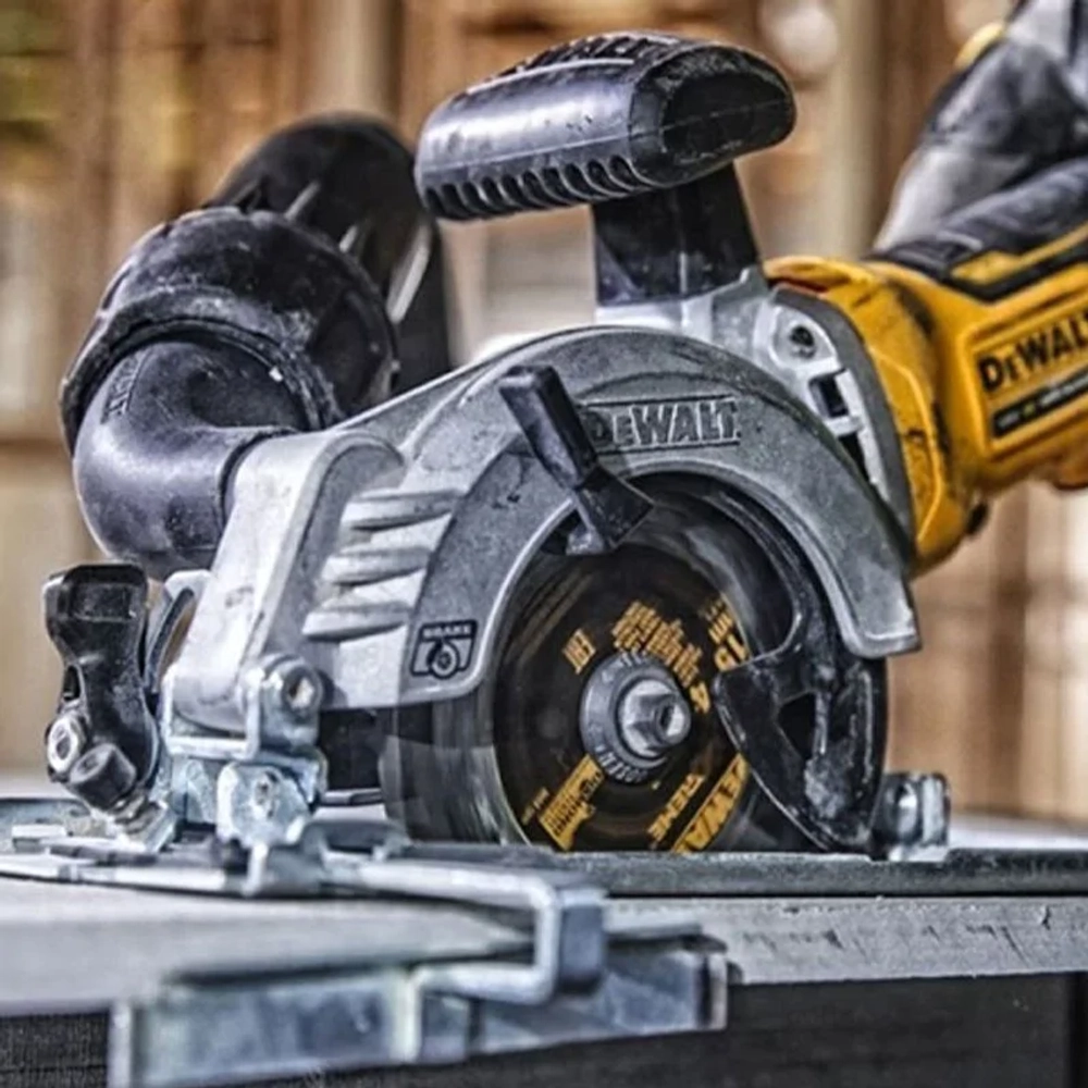 DeWalt DCS571N-XJ аккумуляторная циркулярная пила (без АКБ и ЗУ)