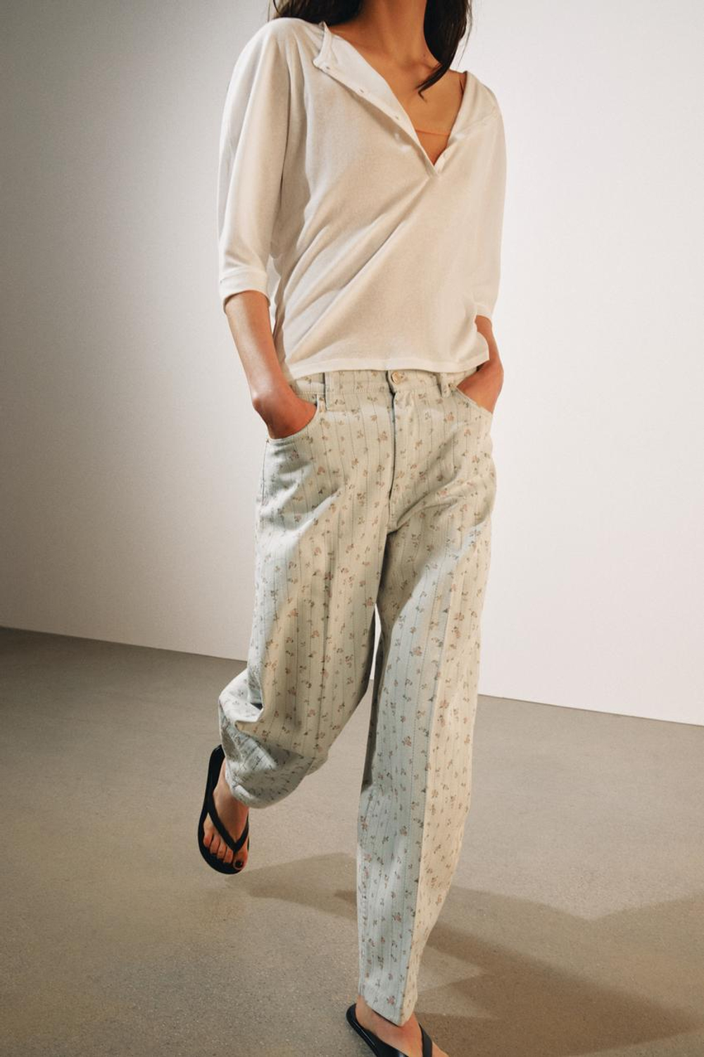 ZARA ДЖИНСЫ TAPERED С ВЫСОКОЙ ПОСАДКОЙ И ЦВЕТОЧНЫМ ПРИНТОМ — ZW COLLECTION, ГОЛУБОЙ