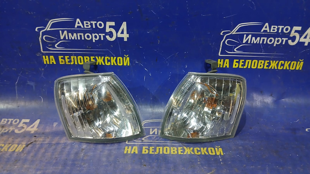 Габарит правый MAZDA DEMIO 1999-2002