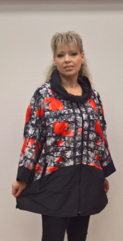 Черная куртка с принтом в виде красных маков