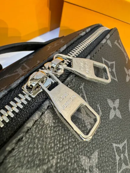 Несессер Louis Vuitton Toiletry Bag 2 Compartments Monogram Eclipse черный