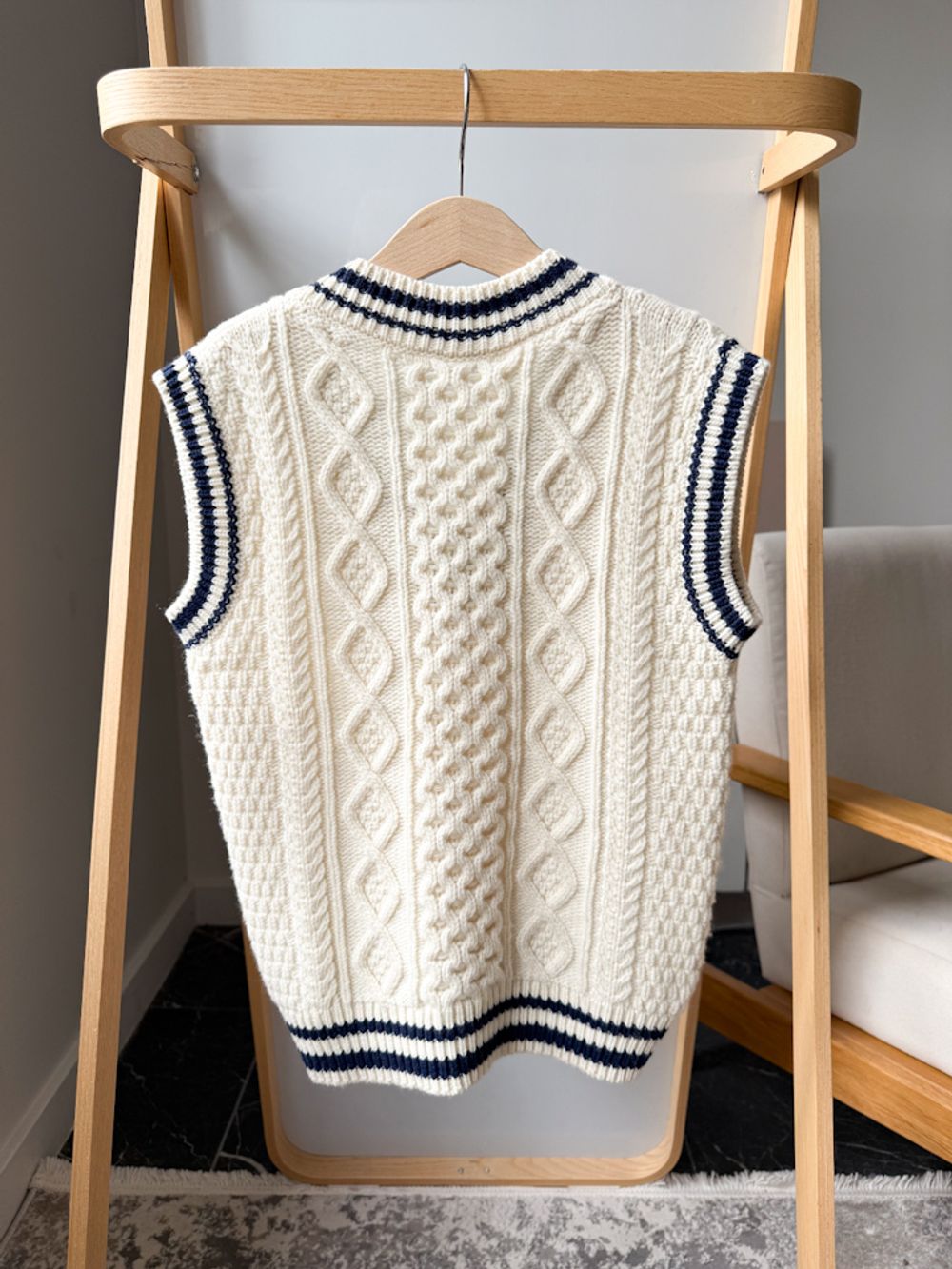 Шерстяной жилет Dolce&Gabbana, 110