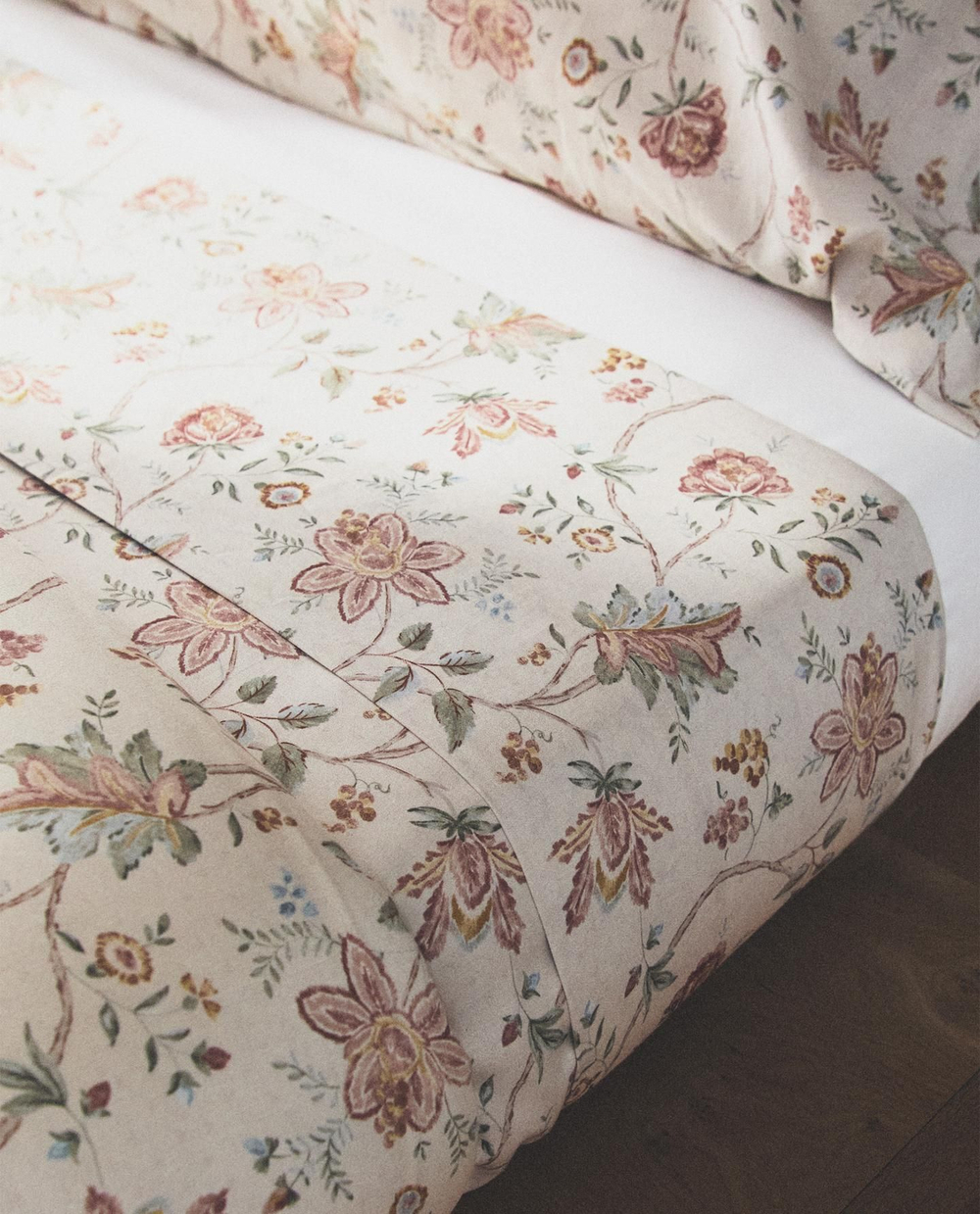 Zara Home - Простыня из атласа с цветочным рисунком (300 нитей), экрю, 290x280 см