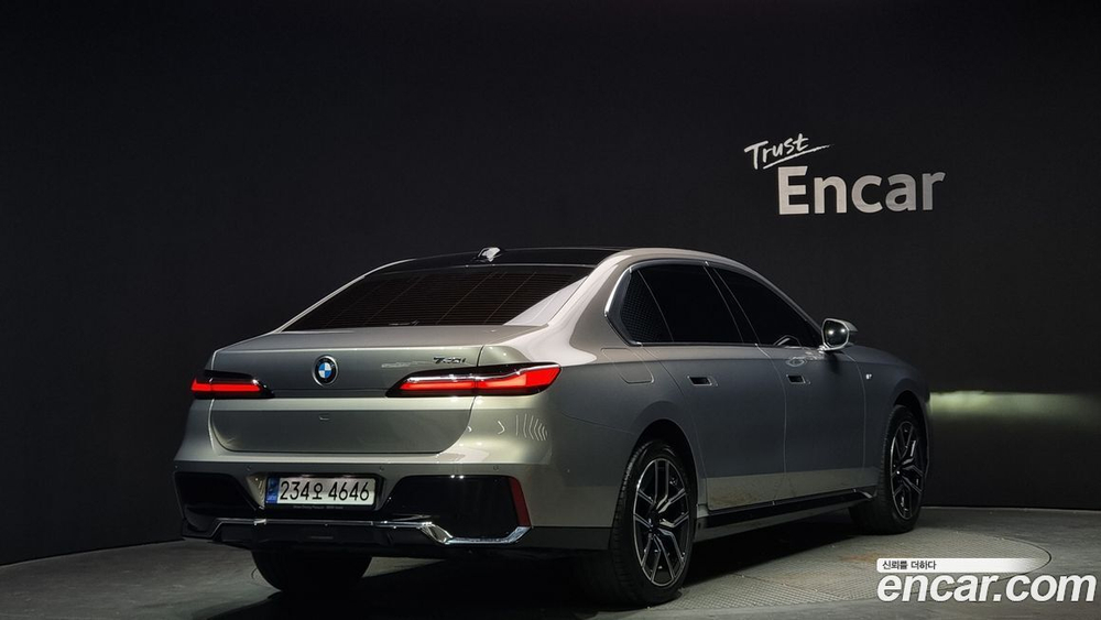 BMW 7 Series (G70) 740i sDrive M Sports (06.2023)