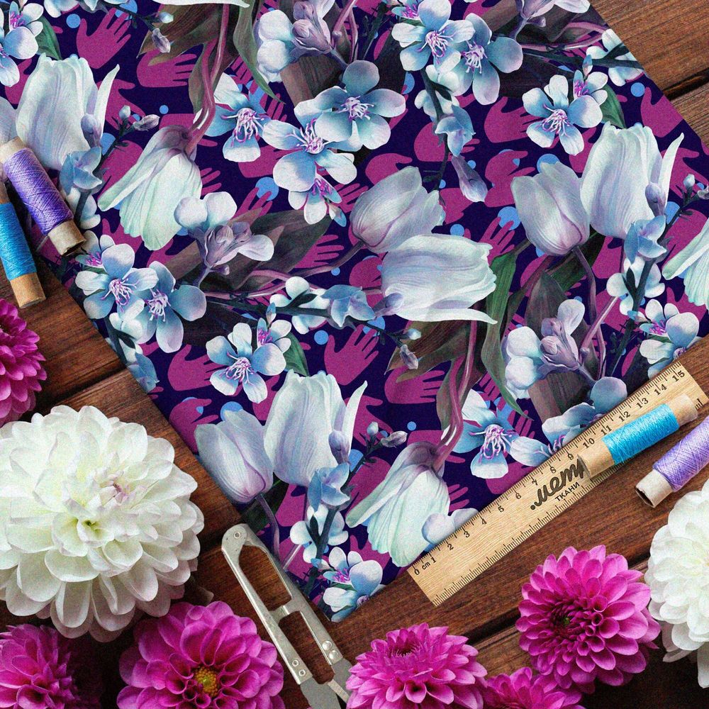 Ткань муслин живые тюльпаны и сирень на сиреневом фоне