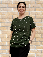 3868 Футболка женская с коротким рукавом абстракция на хаки (56)