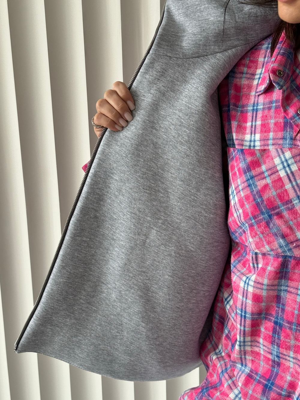 Утепленный жилет из эко-кожи