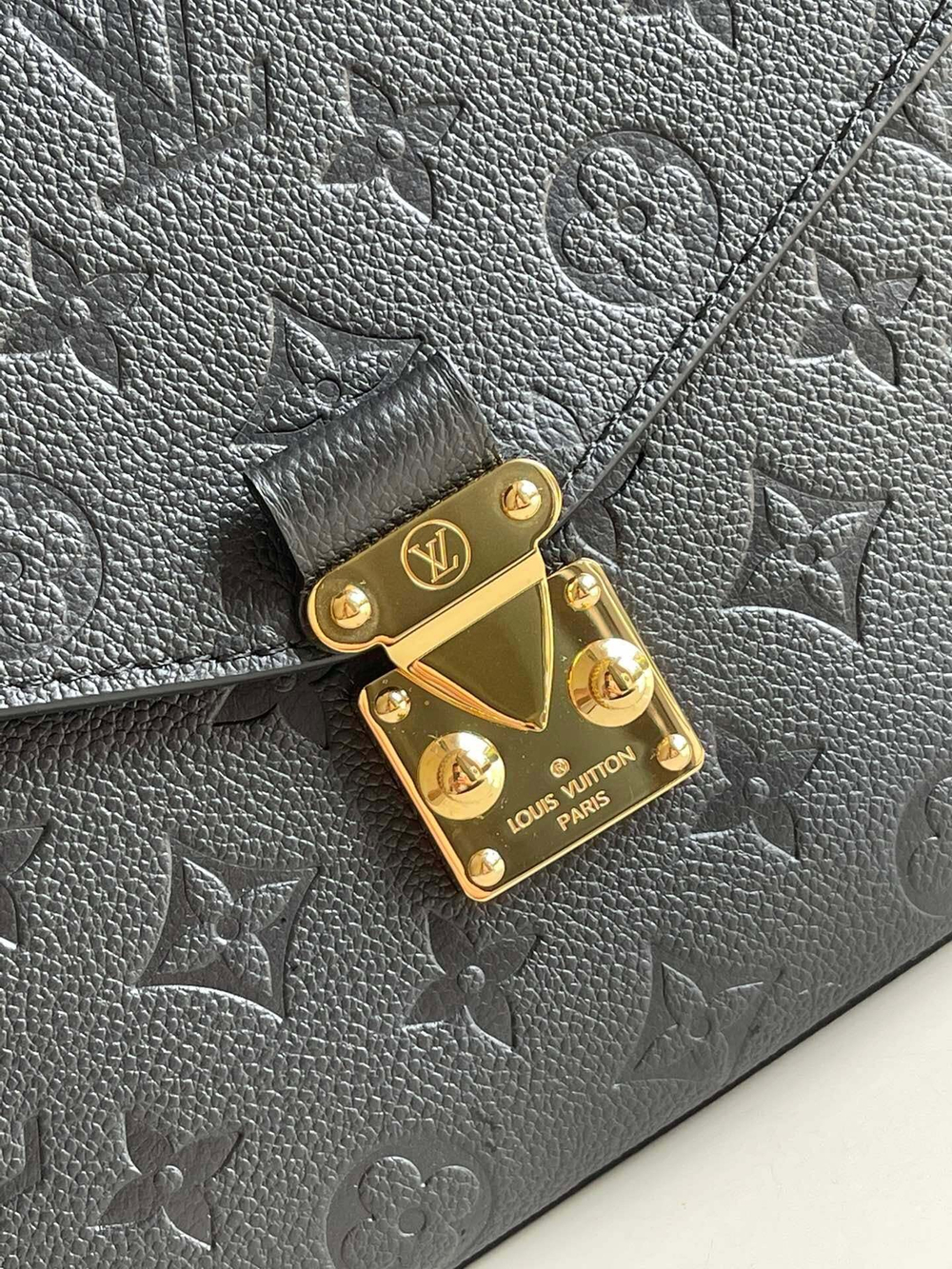 Louis Vuitton Metis