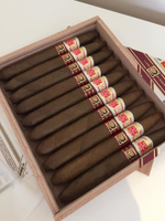 Hoyo de Monterrey Elegantes (LCH)