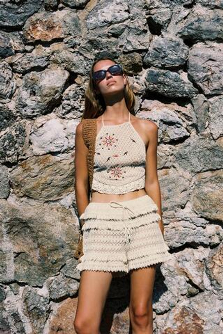 ZARА ШОРТЫ КРОШЕ С ВОЛАНАМИ, ЭКРЮ