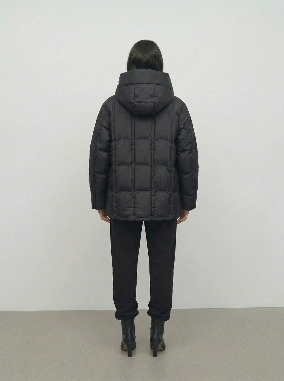 Легкая пуховая куртка