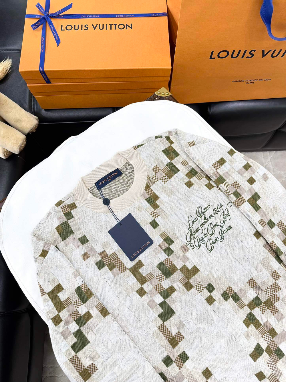 Louis Vuitton Sweatshirt