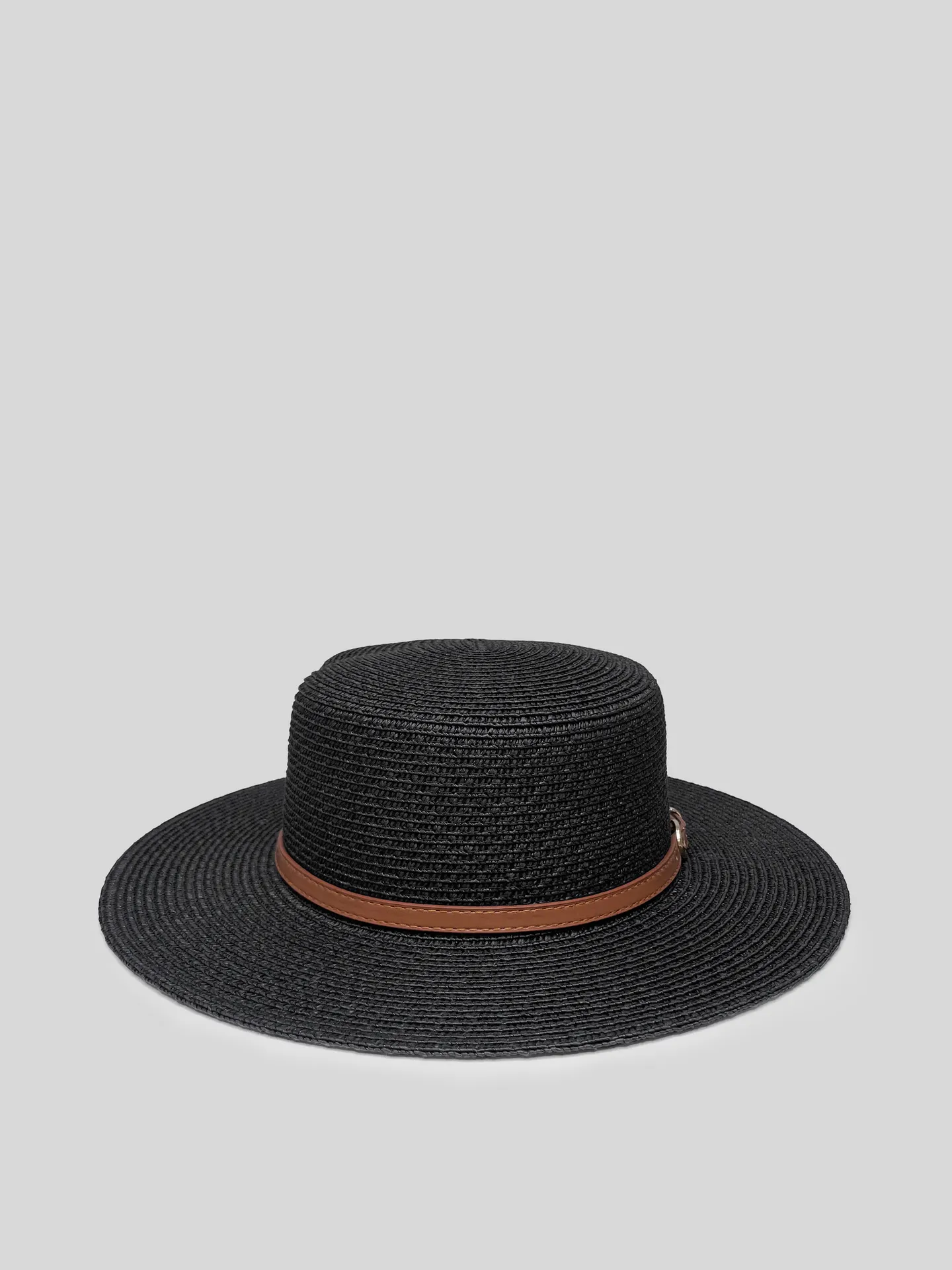 Шляпа соломенная черная с кожаным ремешком Nadya