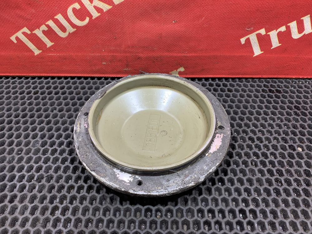 Крышка ступицы передней