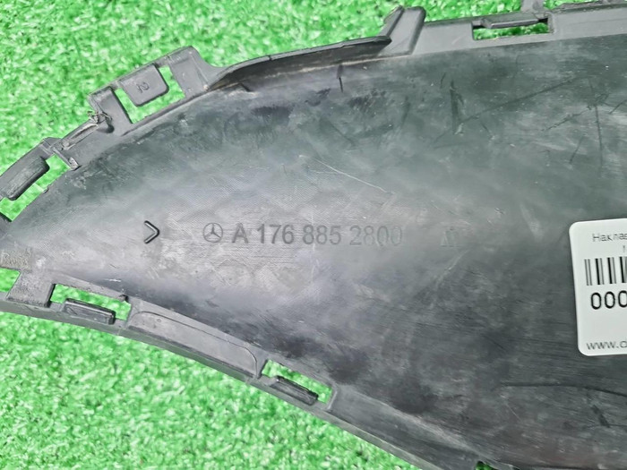 Решетка перед. бампера Mercedes A W176 (15-18) AMG