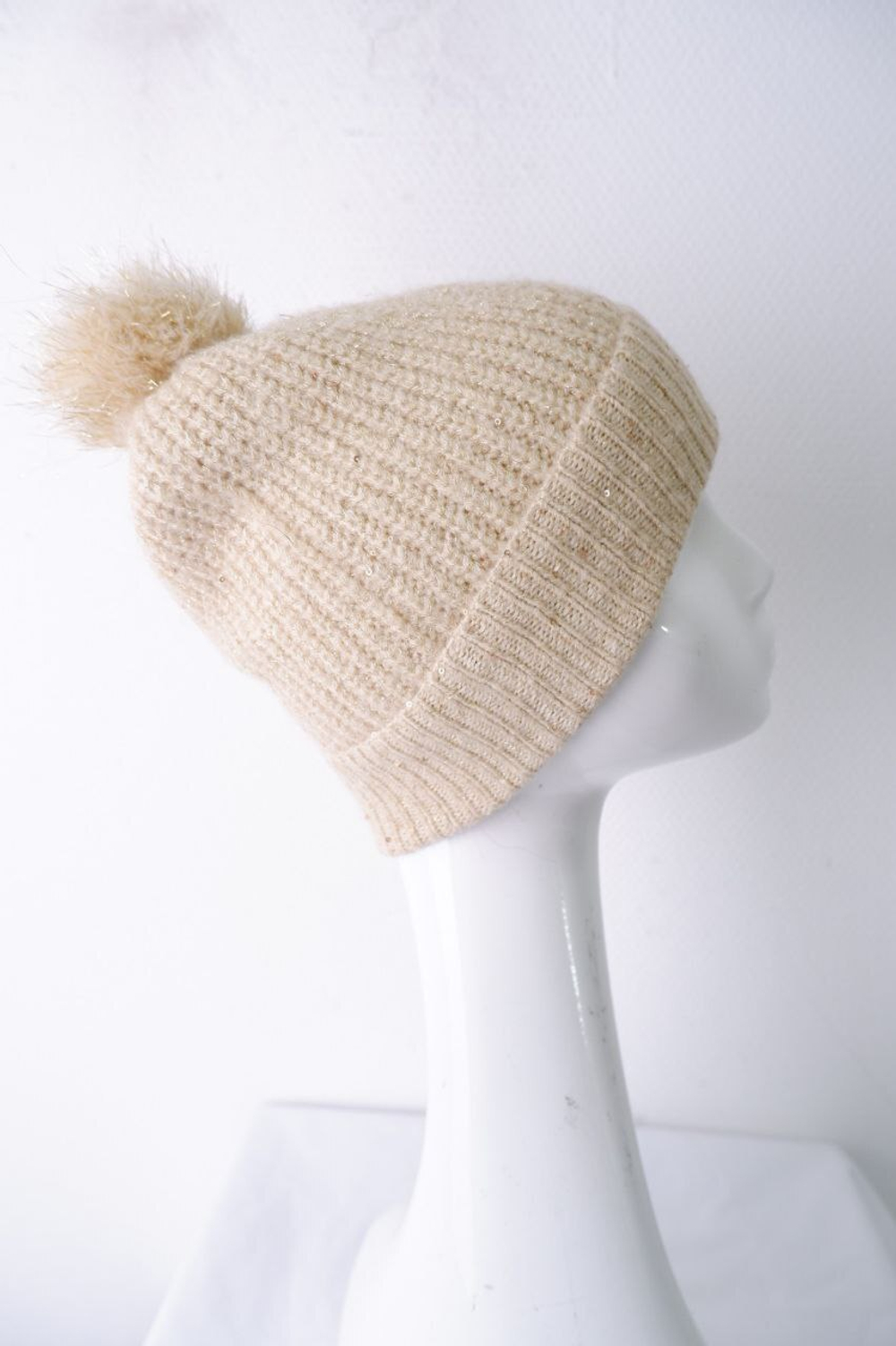 Шапка Intrend стильная