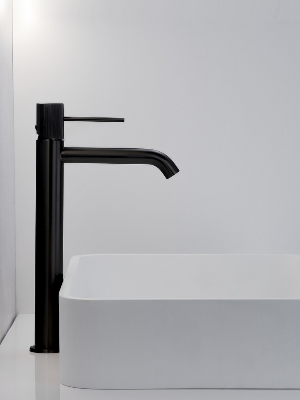 Смеситель для раковины AltroBagno Bilancia 010228 MB