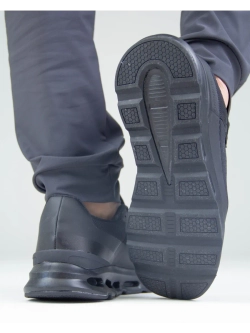 Спортивные беговые кроссовки