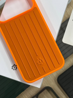 Чехол на iPhone 17 Pro Max Rimowa