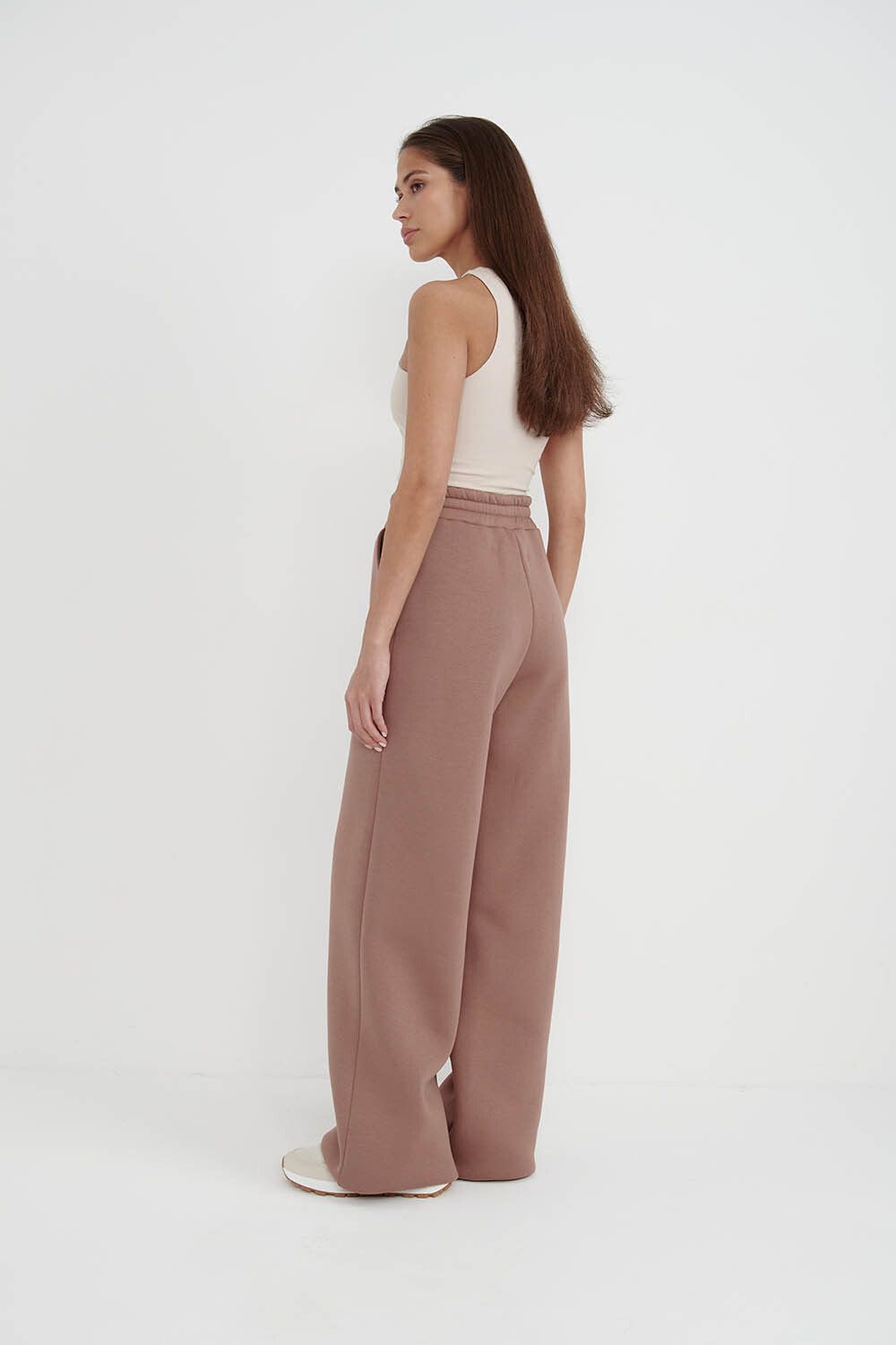 Утепленные брюки клеш цвета молочный шоколад