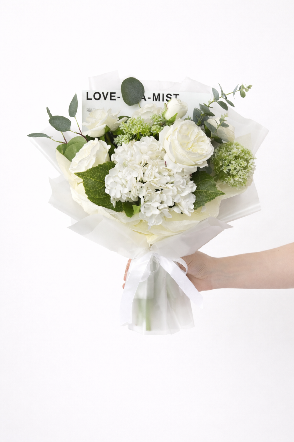 Быстро сборная упаковка в пленке. Форма №2 Коллекция "ГЛАМУР". Цвет: МАТОВАЯ пленка с КРЕМОВОЙ тишью. размер букета: h-50