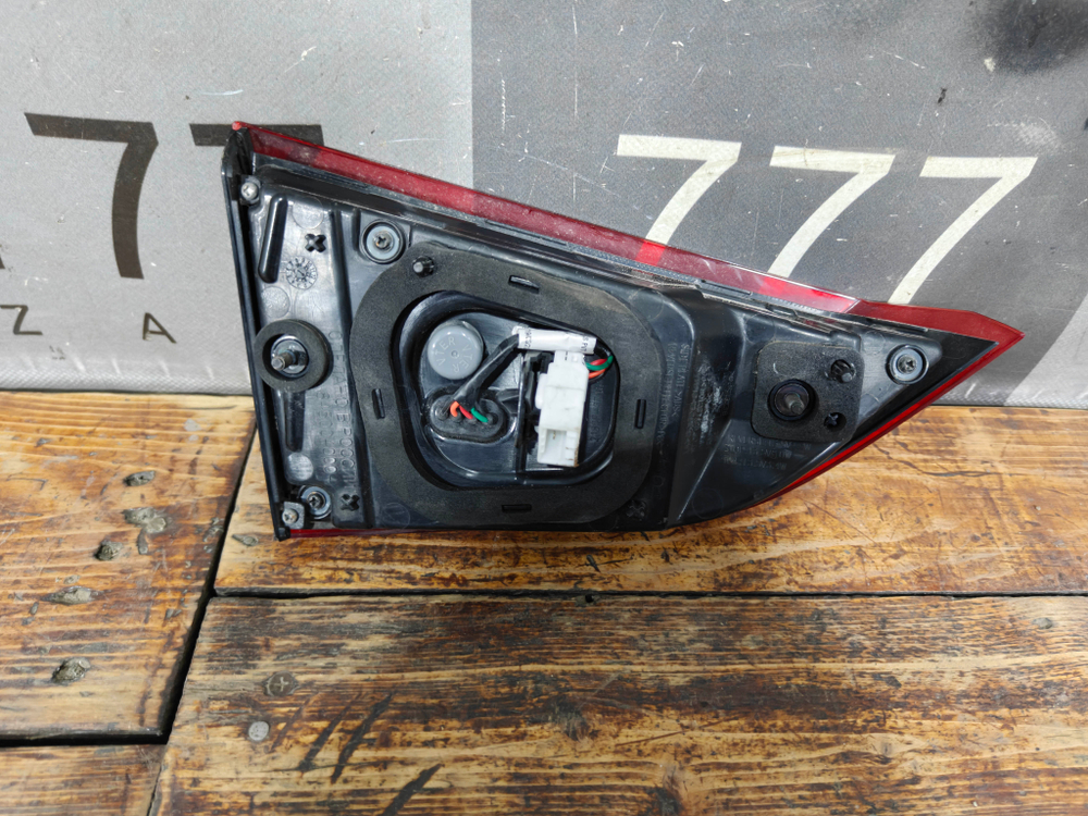 Фонарь зaдний пpавый LADA Vesta 22-нв Б/У Оригинал 8450040004