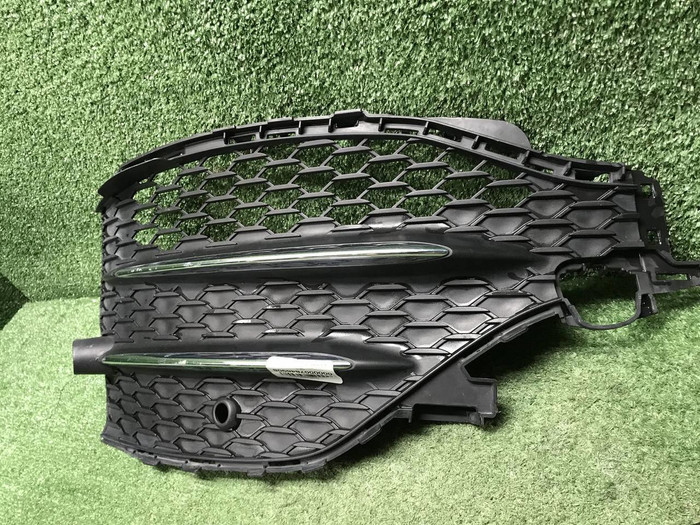 Решетка перед. бампера Mercedes GLE V167 18-24 AMG