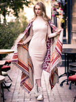 Теплый палантин с орнаментом