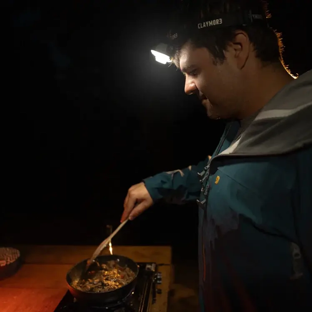 Фонарь налобный CLAYMORE Heady+ цв. Black