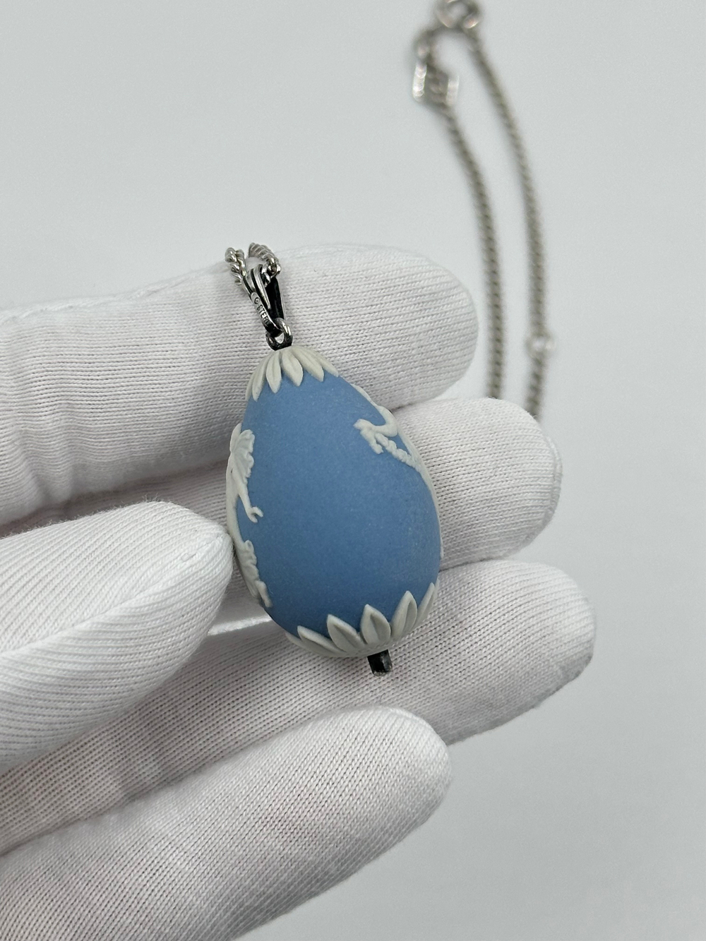 Кулон Wedgwood в виде яйца