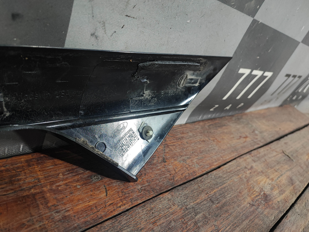 Накладка лобового стекла левая Ford Explorer 5 10-19 Б/У Оригинал BB5Z7803137AB