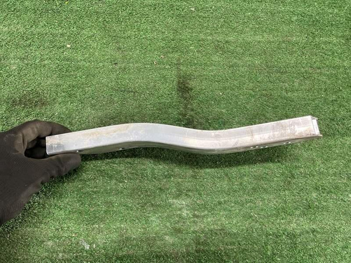 Кронштейн передней панели Mercedes E W213 (16-23)