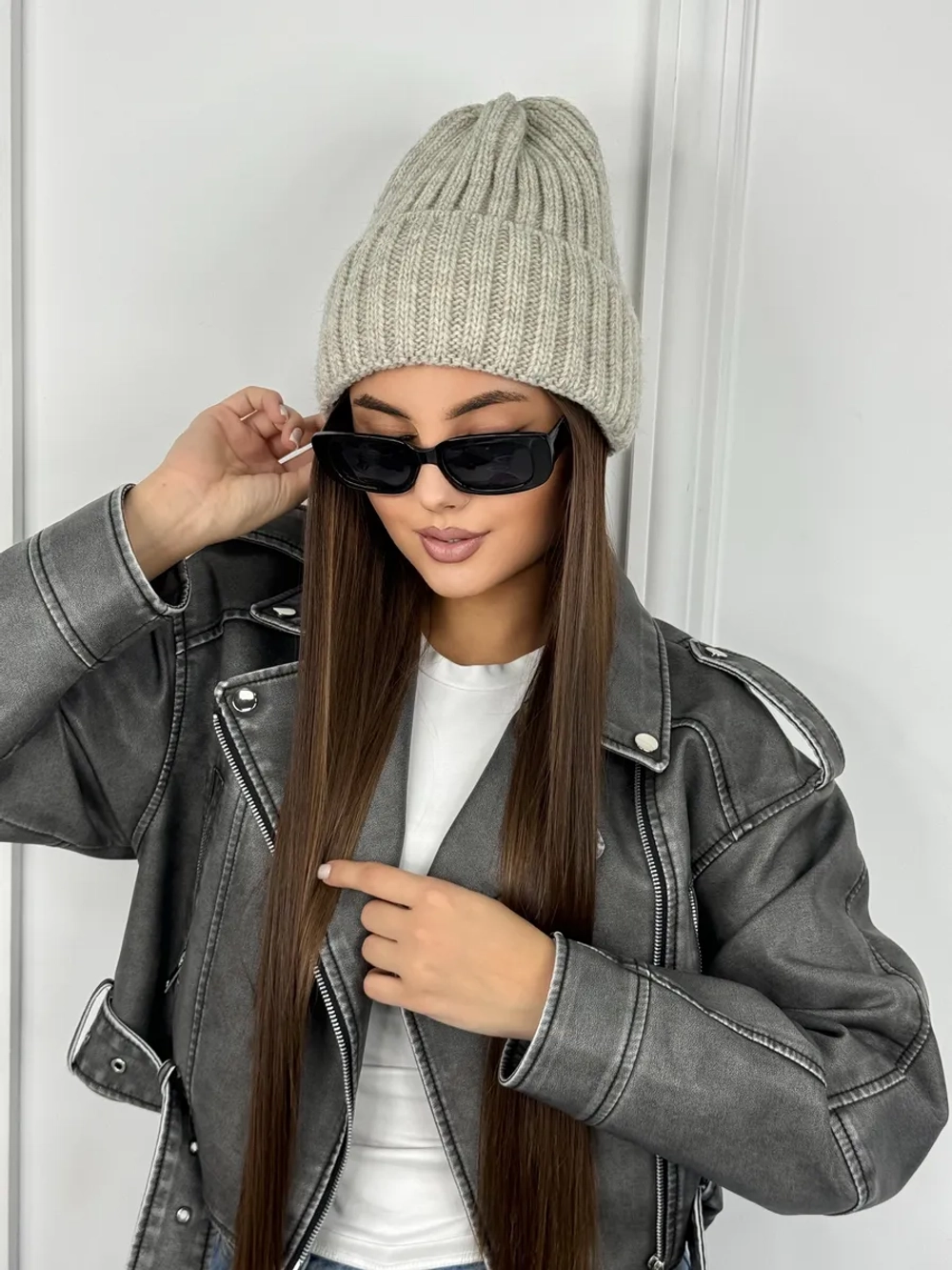 шапка вязаная теплая зимняя с отворотом стильная