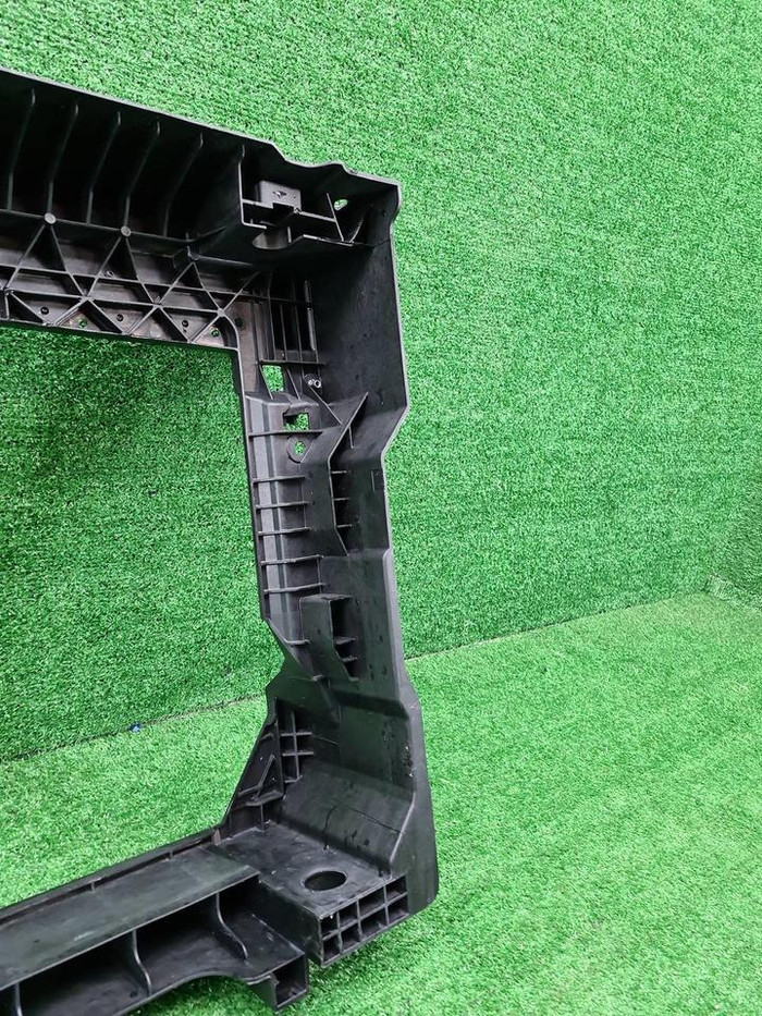 Телевизор Hongqi HS5 (2019-н.в.)