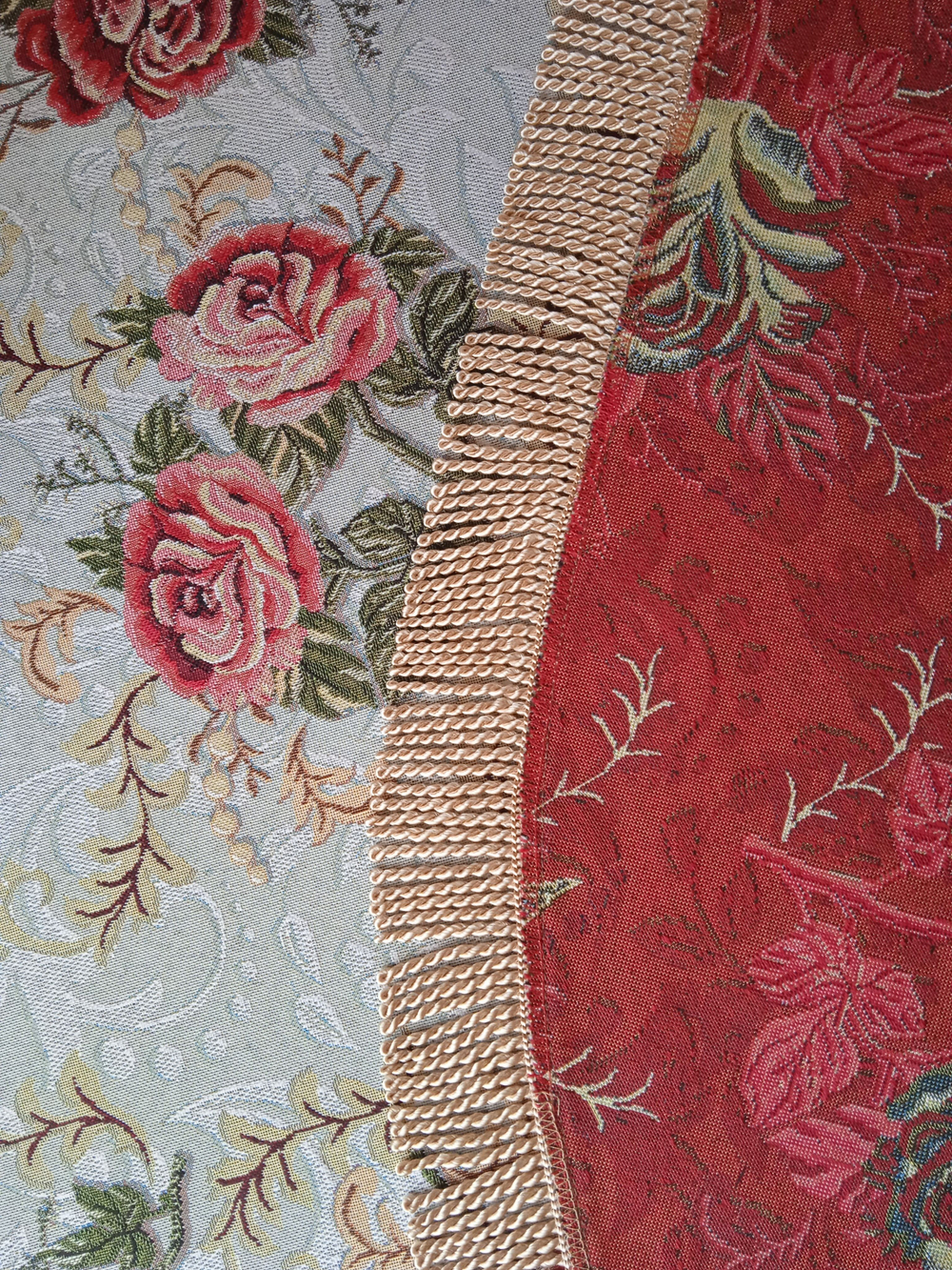 Гобеленовая скатерть Кармен D 200 см