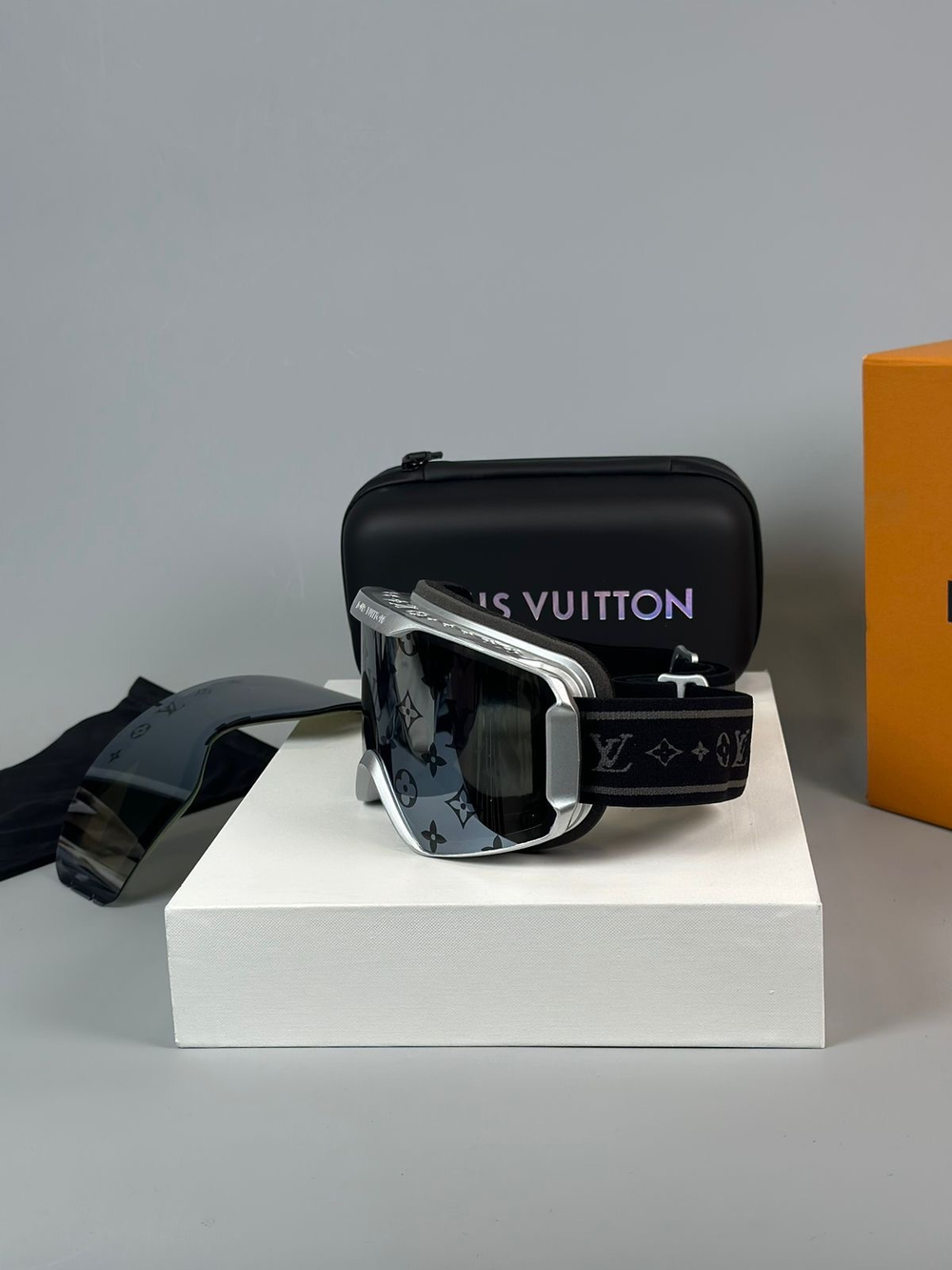 Горнолыжная маска Louis Vuitton