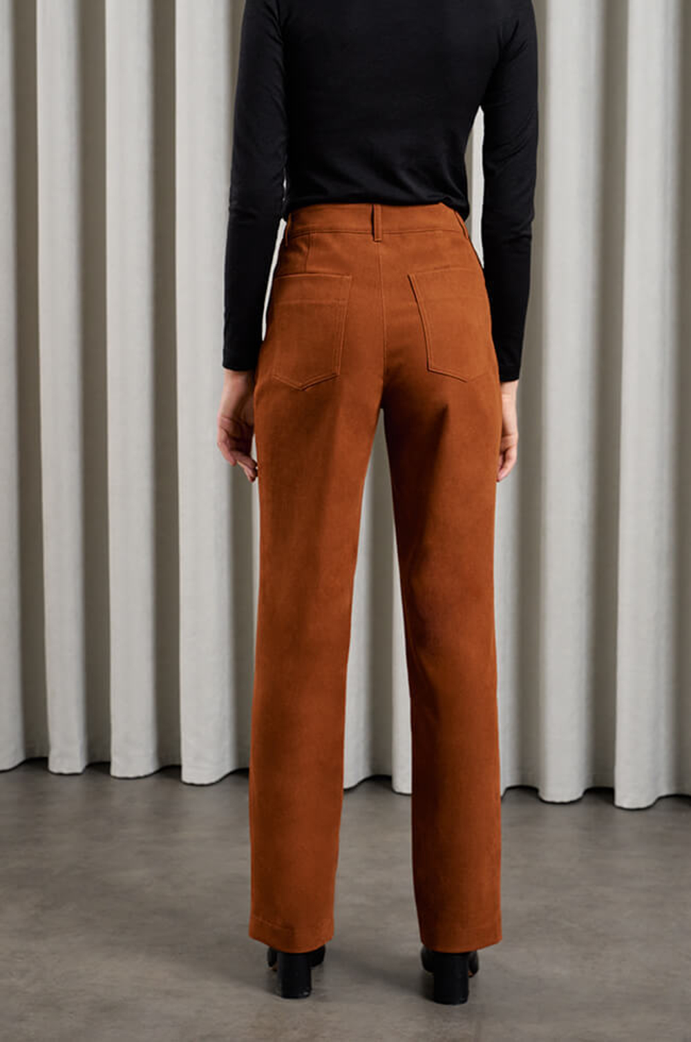 31023 Брюки женские (карамельный)