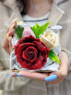 «Роза в куполе, рэд»