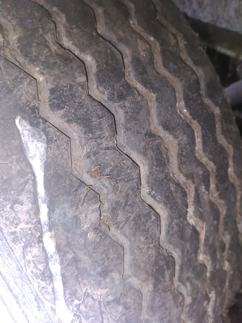 TITAN LC9411* Полуприцеп шторный LC9411XXY