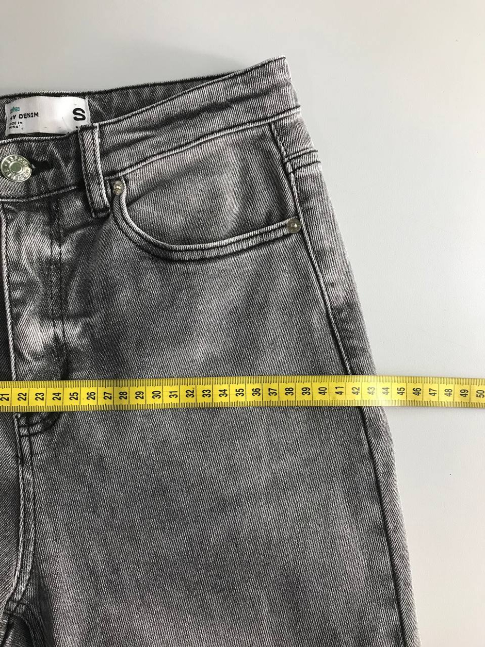 Джинсы Befree модного цвета, маркировка S, визуально на 44 размер