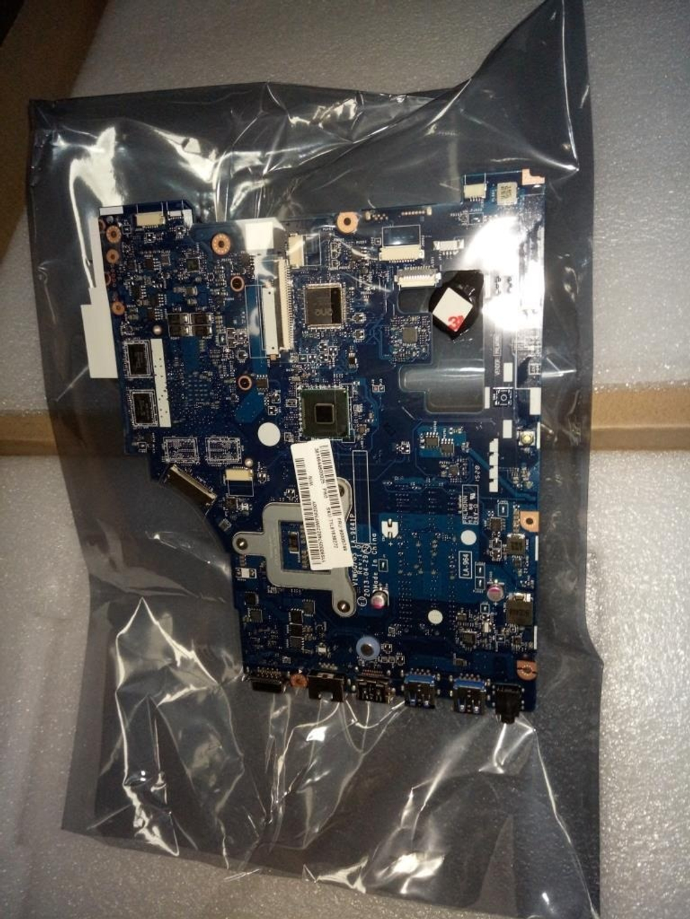 Материнская плата для ноутбука Lenovo G510 VIWGQ/VIWGS LA-9641P HM86 PGA945 W8P DCQC R5 M230 37W JET 1G (90005749), оригинал