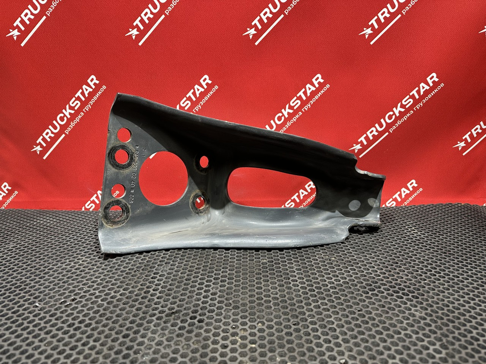 Кронштейн амортизатора переднего верхний