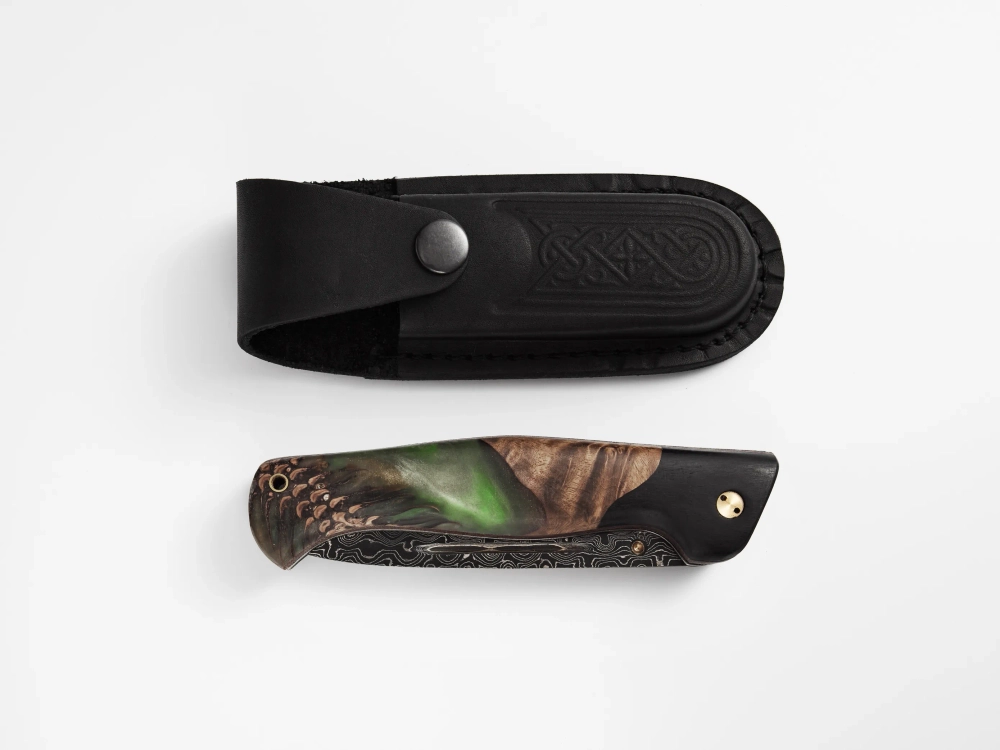 Складной нож "Таежник", ламинированная сталь, рукоять черный граб/орех/зеленый акрил