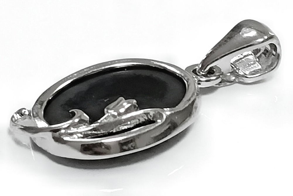 Ювелирная подвеска из серебра